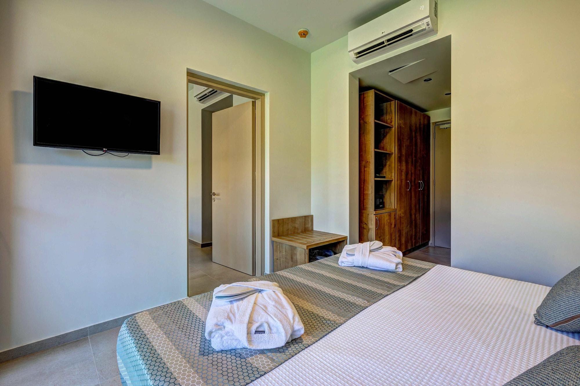 White Olive Elite Laganas Hotell Exteriör bild